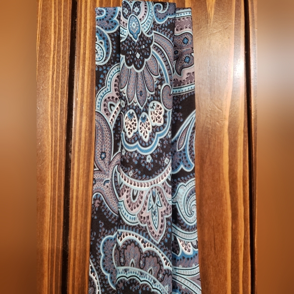 Geoffrey Beene Necktie, Blues and blacks - Picture 4 of 12